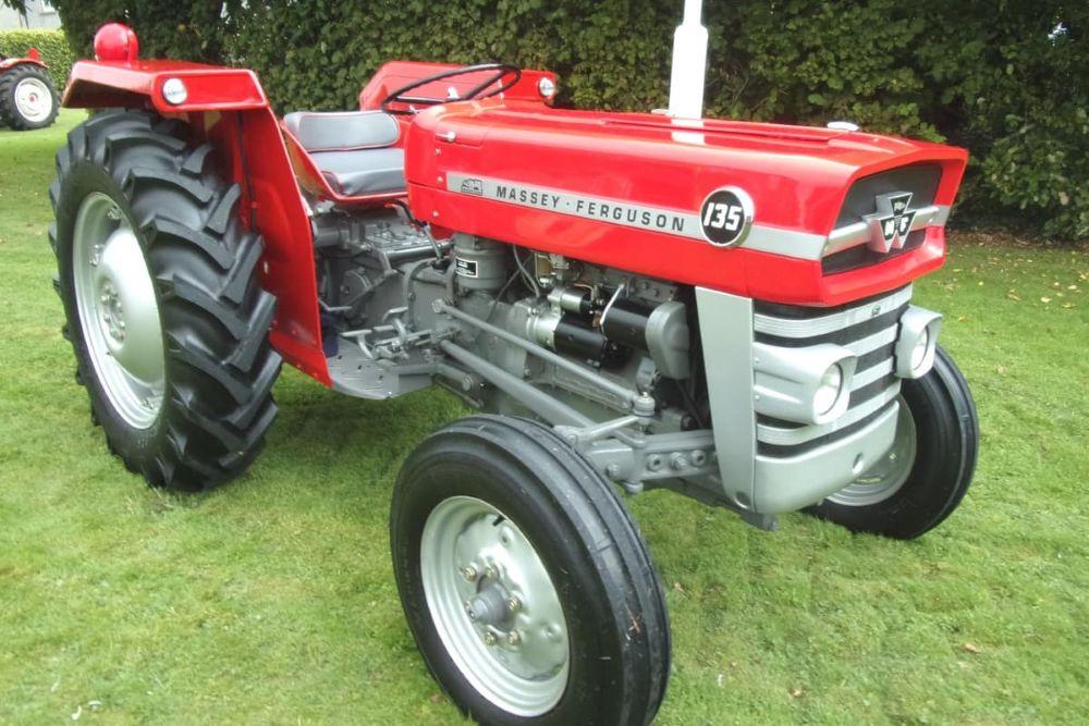 Massey-Ferguson-135