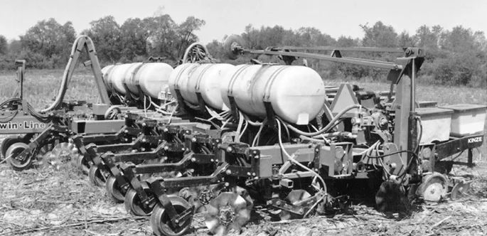 No-Till-Planter-Att-tiff.jpg