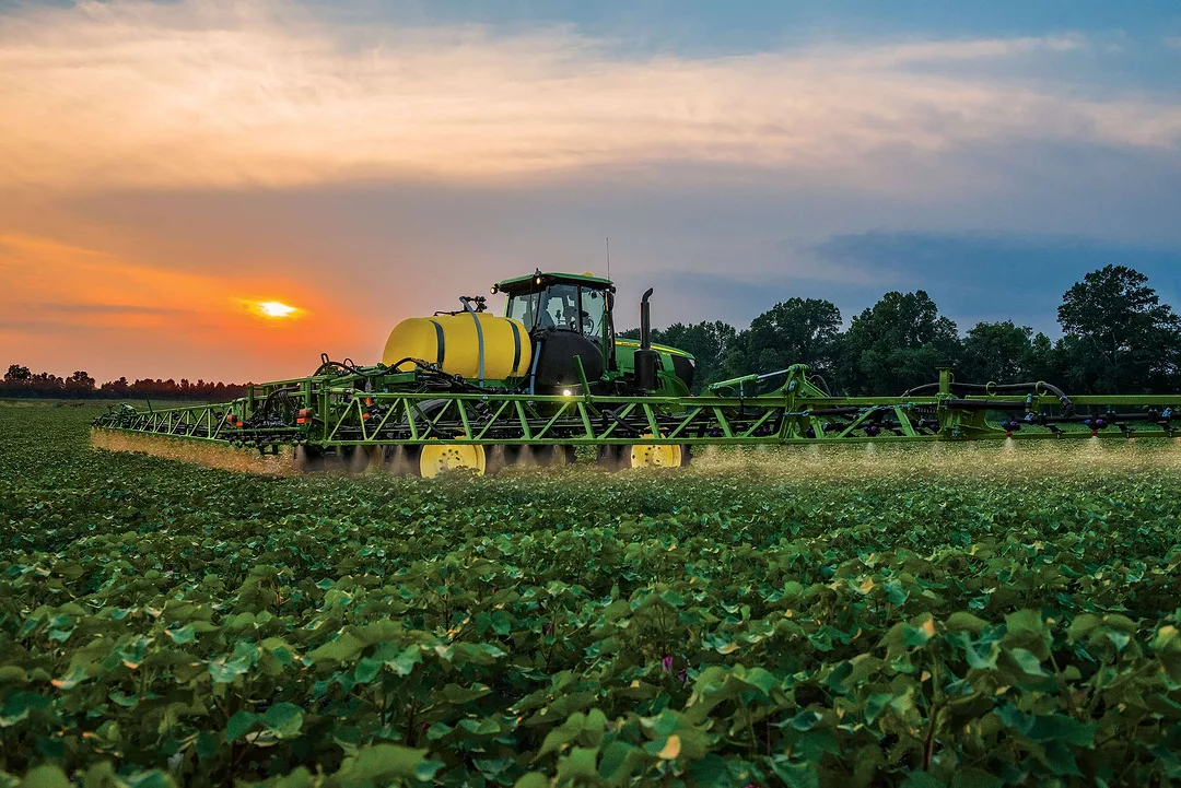 The new R4023 Sprayer offers the compact size, maneuverability, and versatility that operators and ag service providers need for a variety of field conditions.