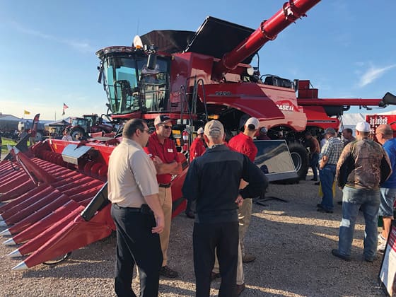 Case_IH_combine.jpg