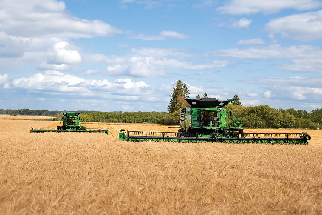 Deere X9 1100 combine