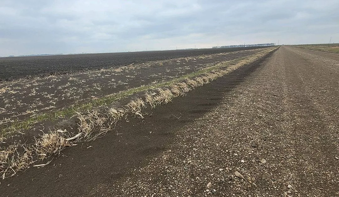 W-01348-02-Topsoil-Top-Soil-Health-Erosion-Field.jpg