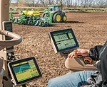 John-Deere-Operations-Center_GrowerinField.jpg