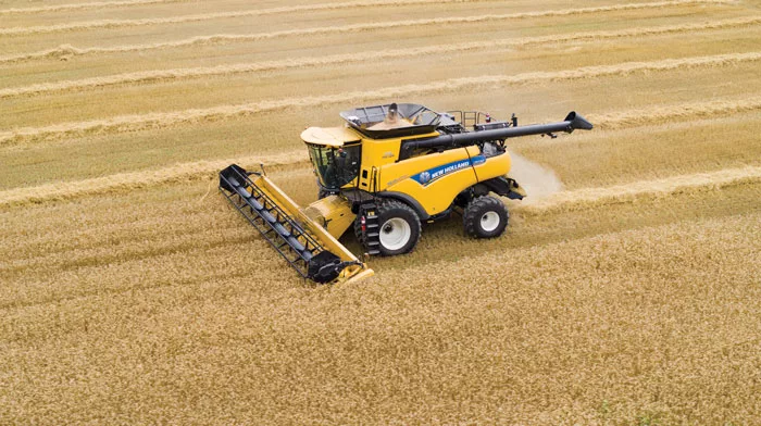 New-Holland-CR-Revelation-Series-Combine-with-IntelliSense-copy_1118